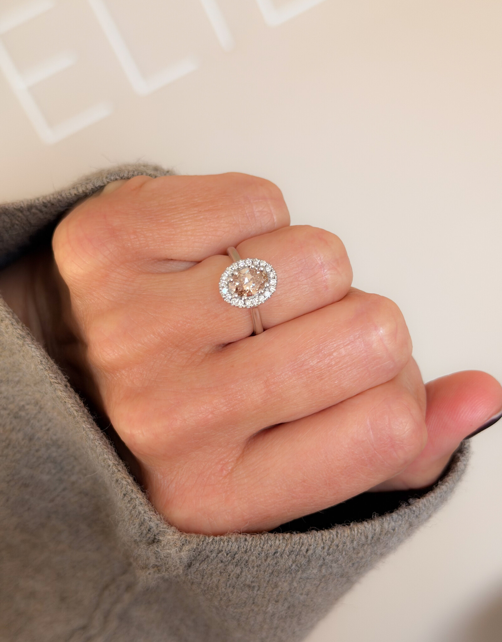 Atelier Maison met labgrown kleurdiamant