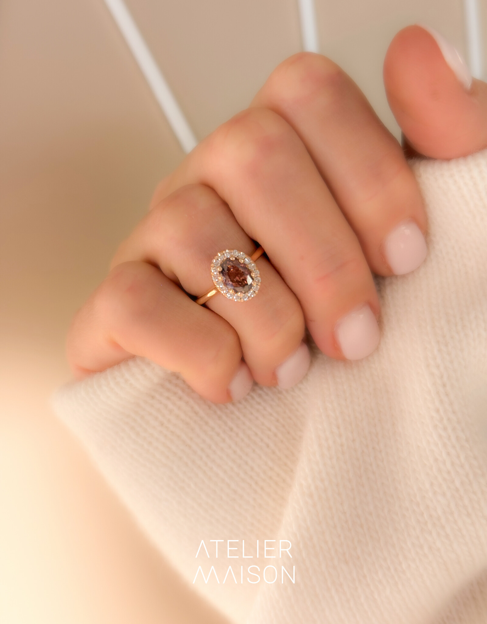 Atelier Maison met labgrown kleurdiamant