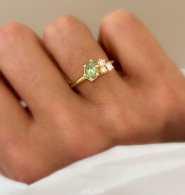 Atelier Maison Seize the day ring met groene saffier