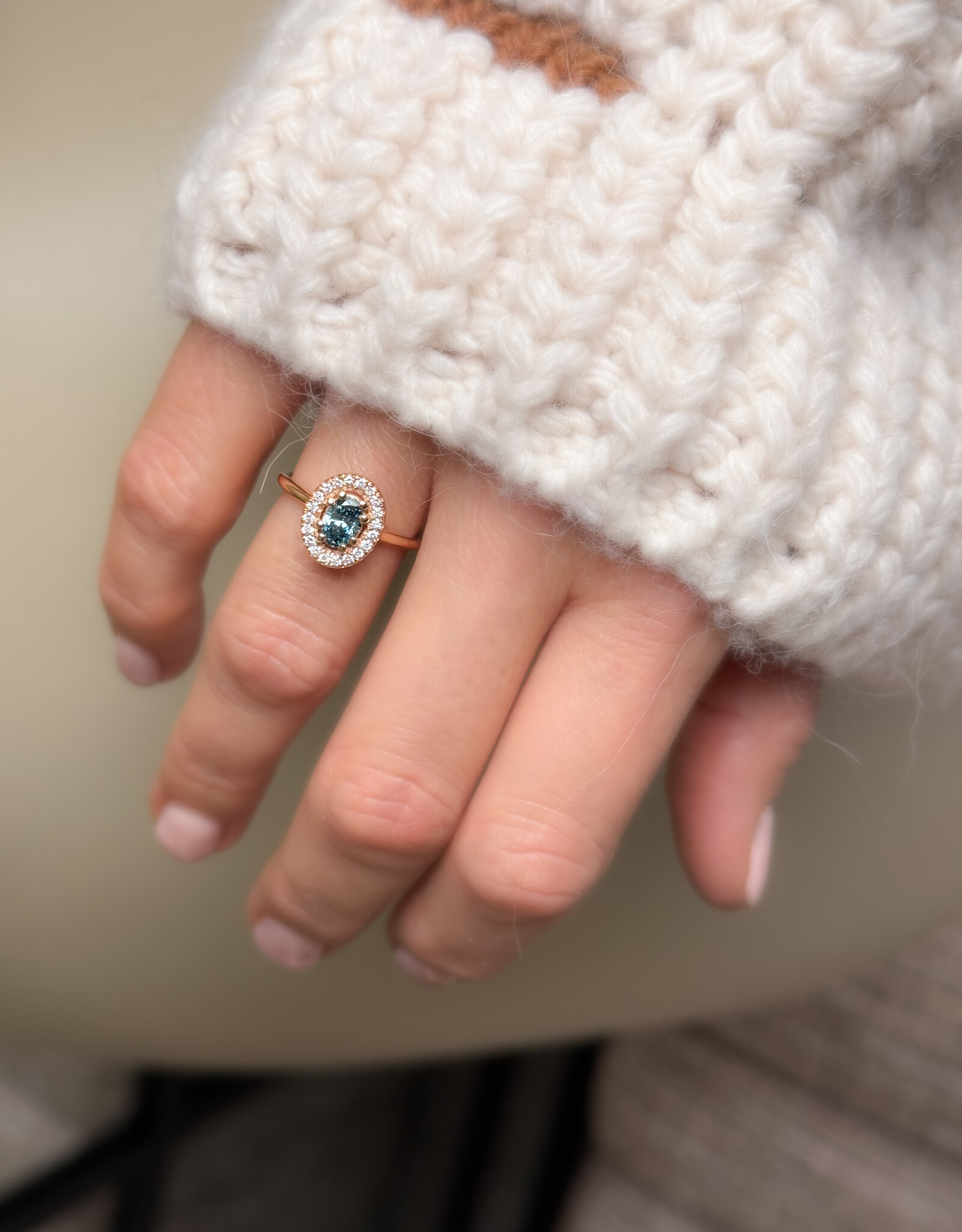 Atelier Maison Happy Together ring met blauwe diamant