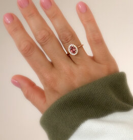 Atelier Maison Happy Together ring met roze spinel