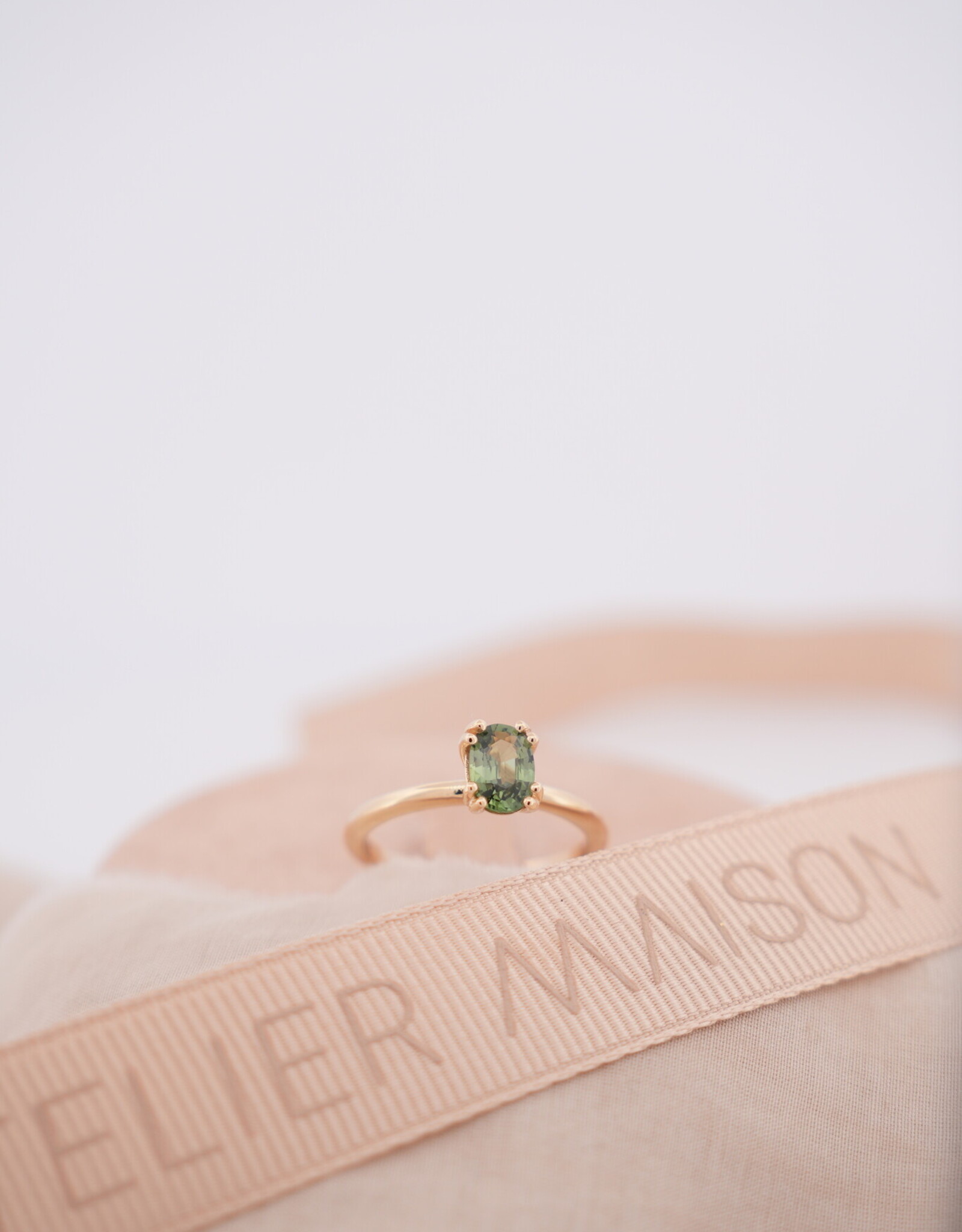 Atelier Maison Selflove ring  met groene saffier