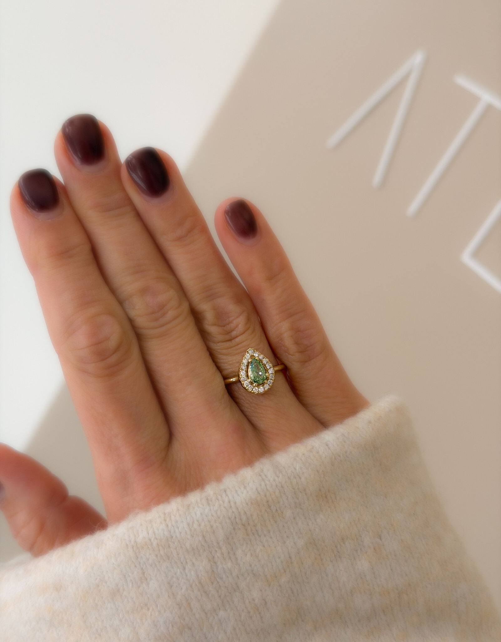 Atelier Maison Crazy About You ring met groene diamant