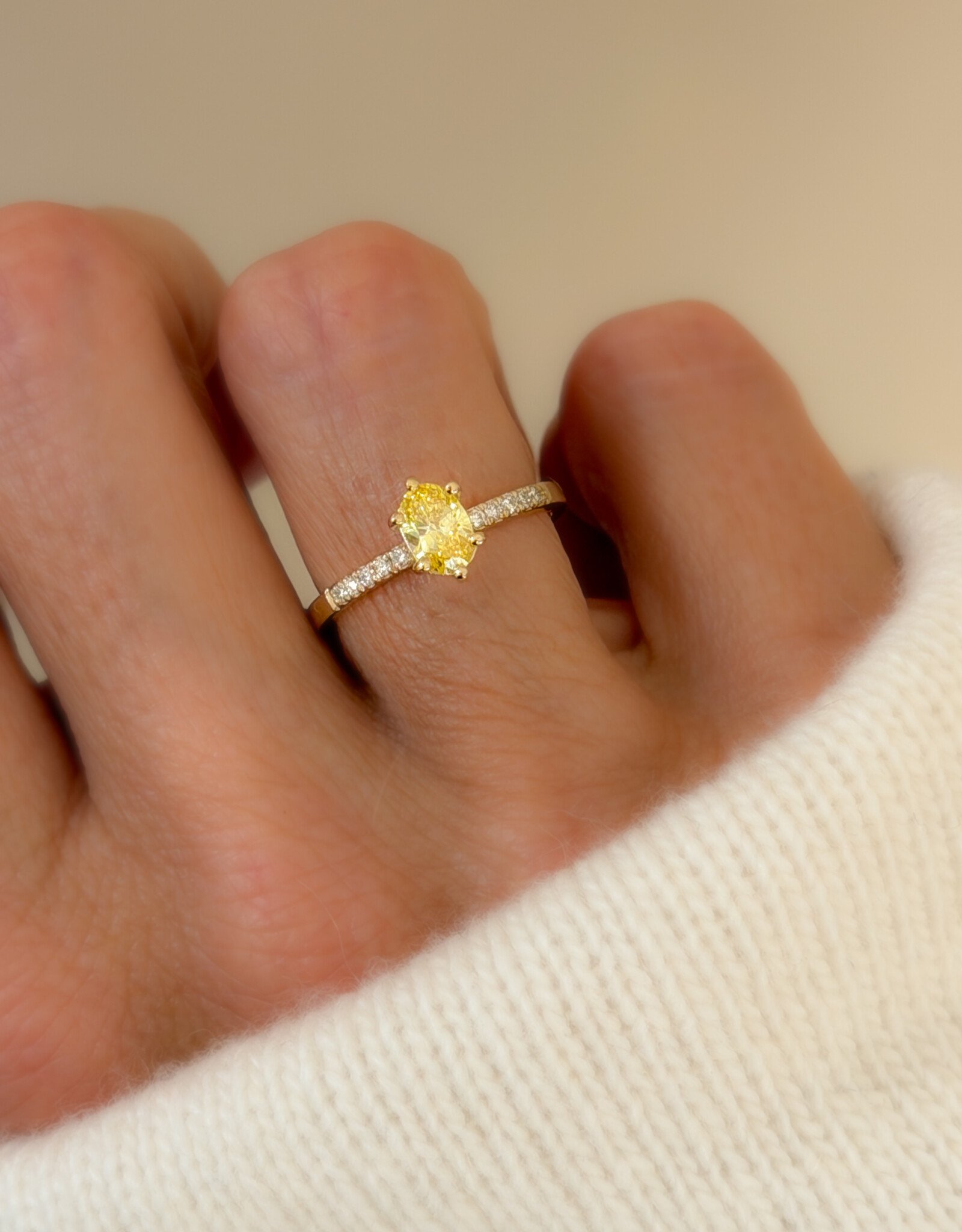 Atelier Maison Wonderland ring met gele diamant