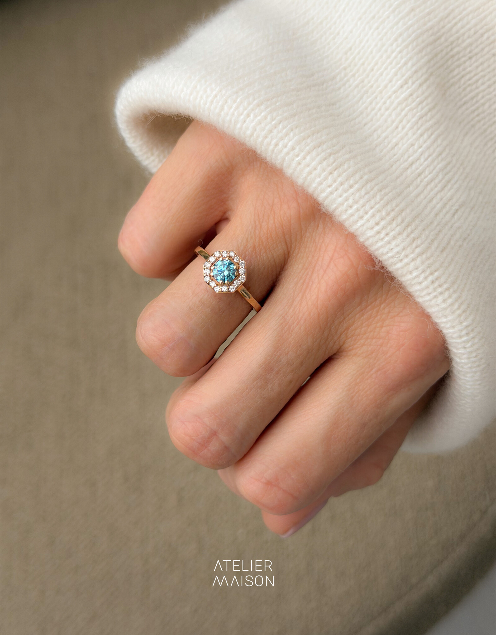 Atelier Maison The Glow ring met blauwe diamant