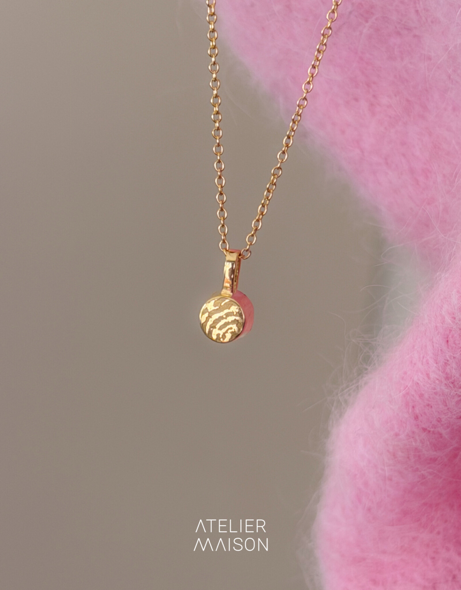 Atelier Maison The Cute One hanger met as