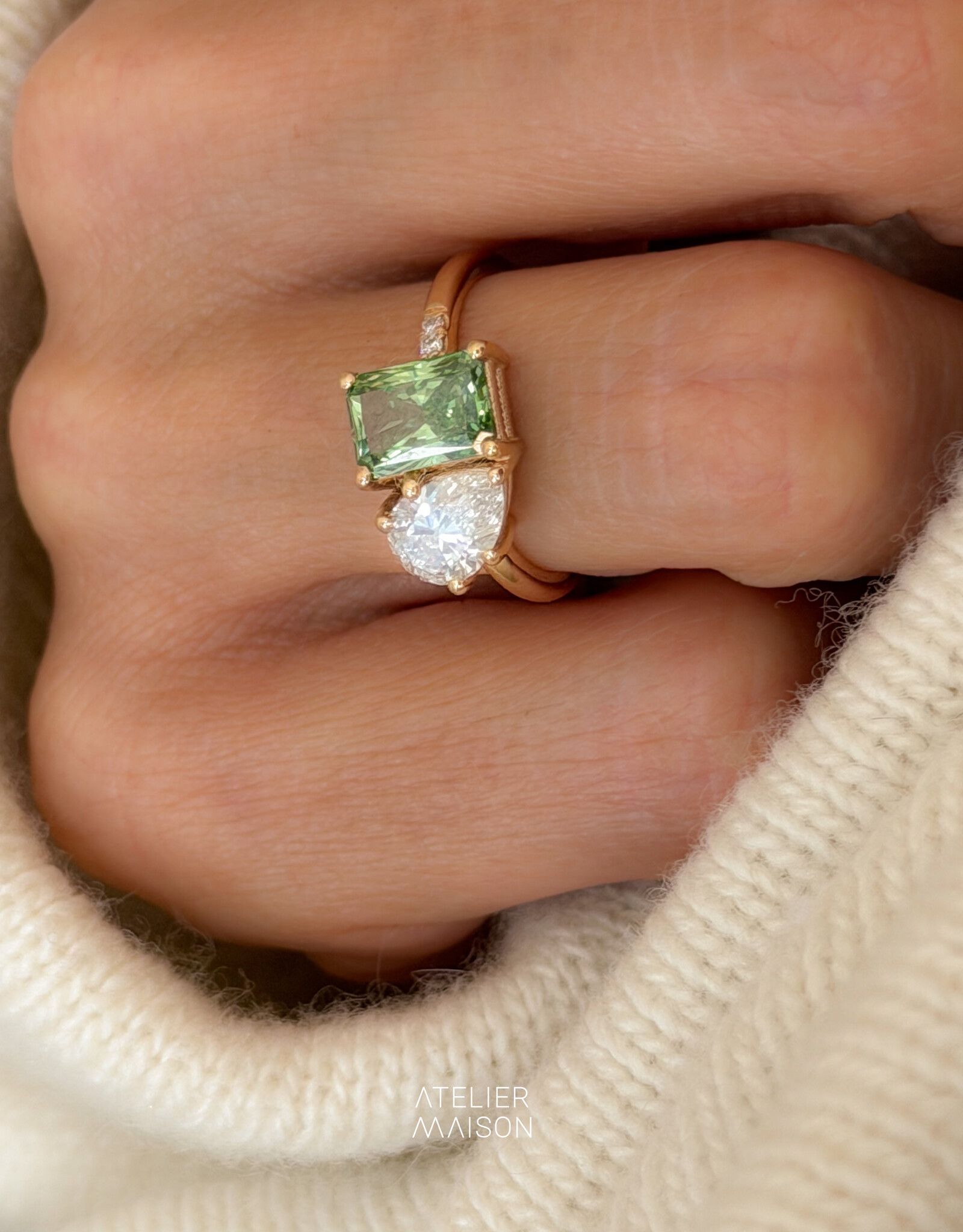 Atelier Maison Soulmates ring met witte en groene diamant