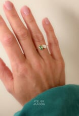 Atelier Maison Soulmates ring met witte en groene diamant