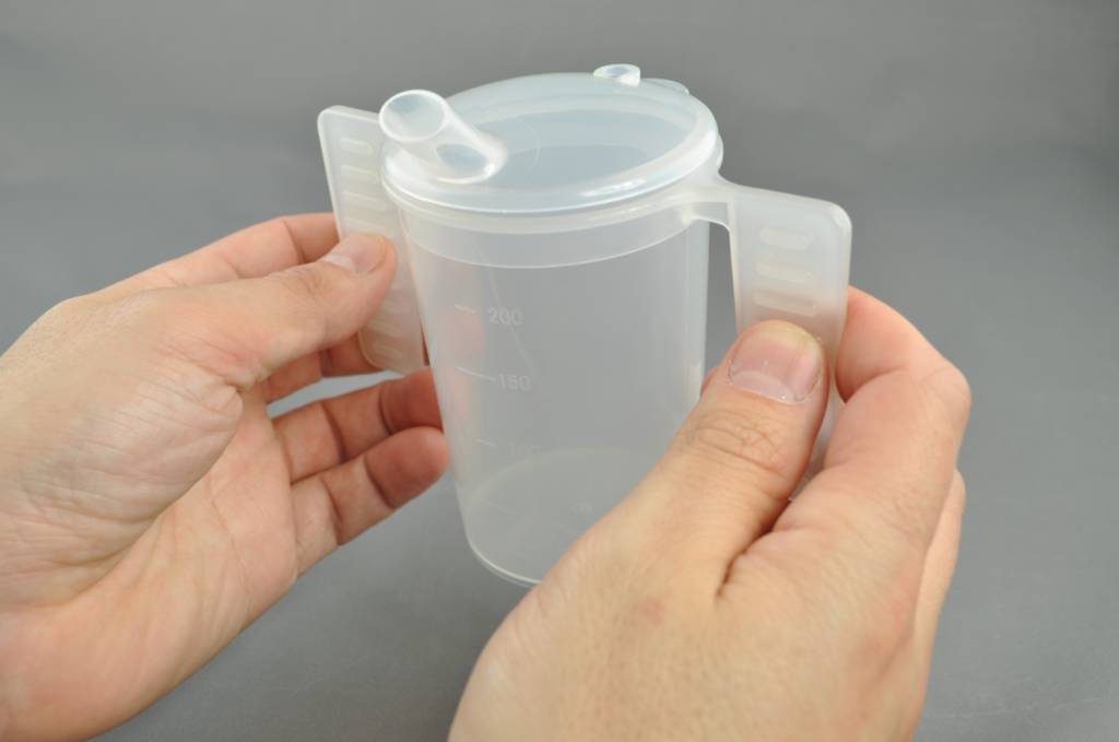 Drinkbeker Platte Handgrepen En 2 Tuitdeksels huismerk kopen in de aanbieding Drinkbeker Platte Handgrepen En 2 Tuitdeksels huismerk kopen in de aanbieding