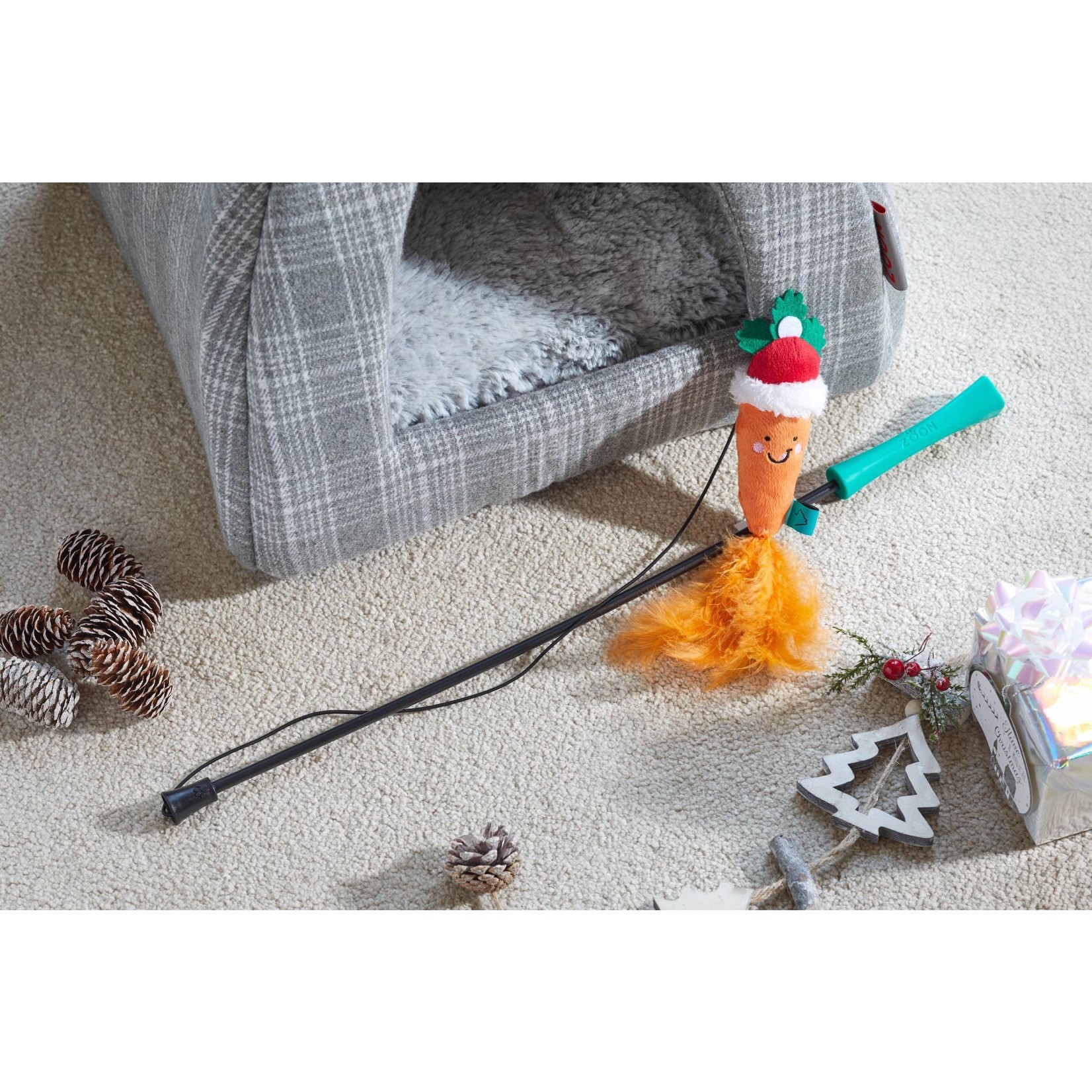 Zöon Christmas Nip-it Santa Carrot Tickle Stick Cat Toy