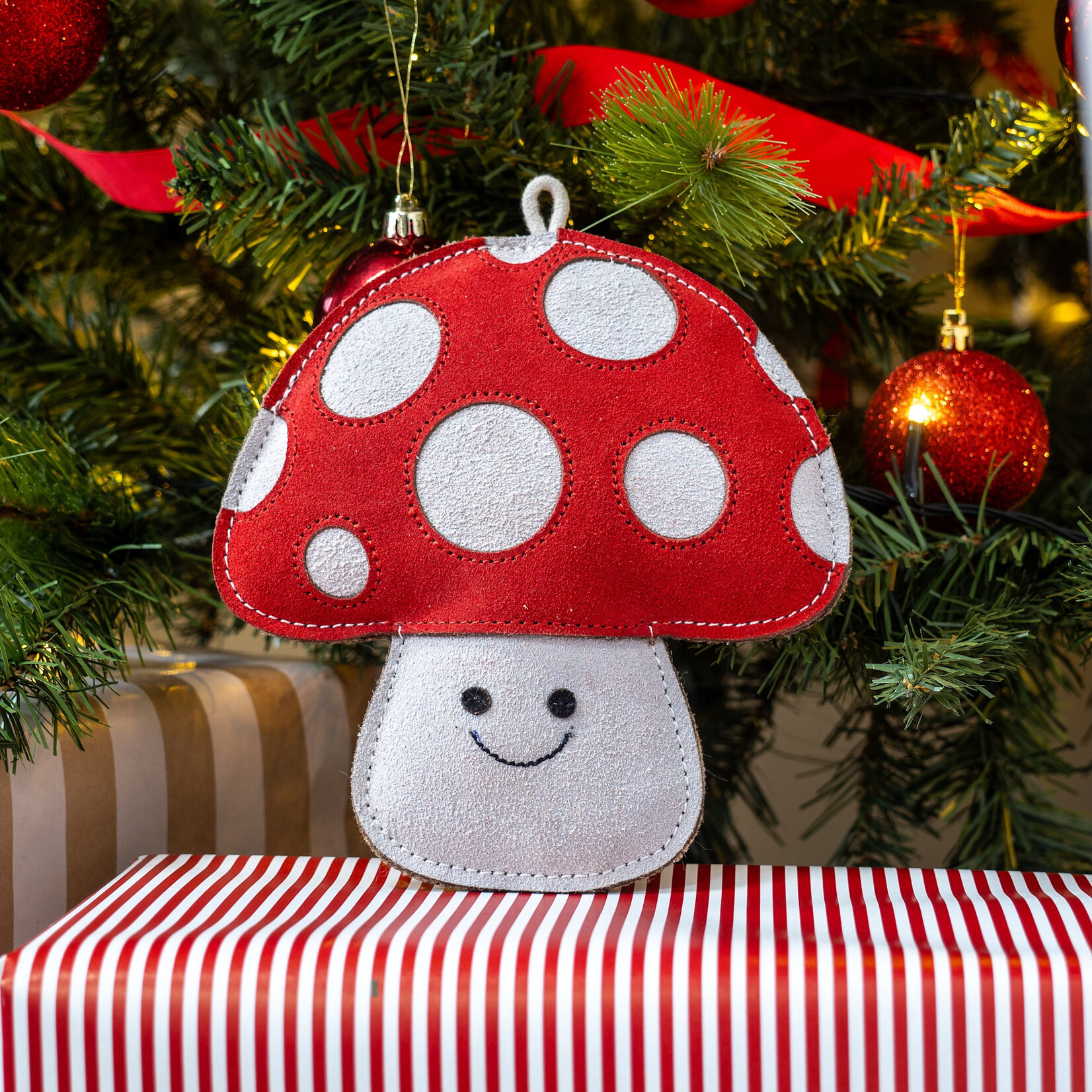 Zöon LederShroom Tough Christmas Dog Toy