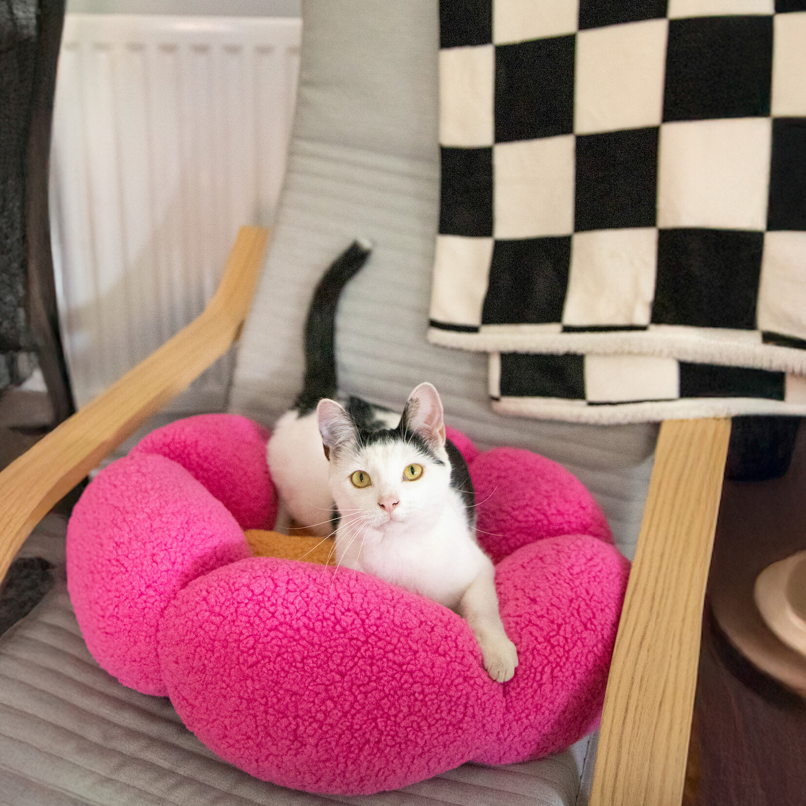 Rosewood Cosy Flower Cat Bed