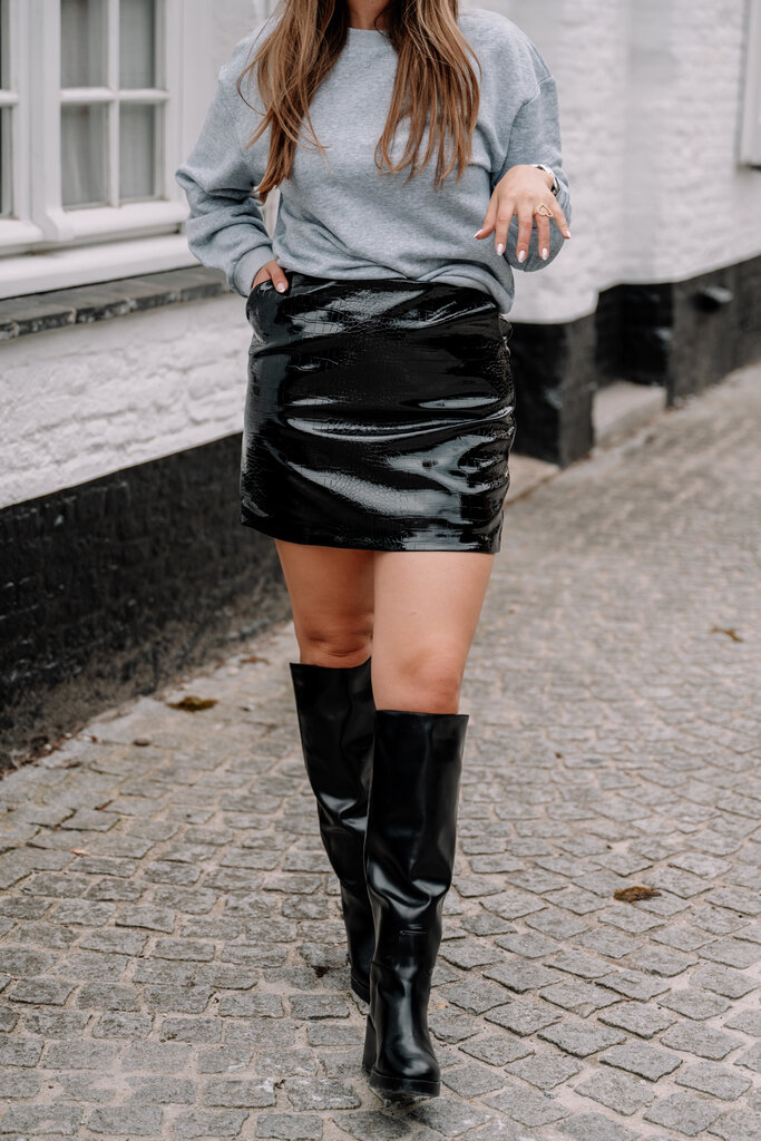 Sara croco skirt black
