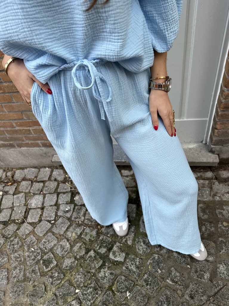 Flora pantalon baby blue