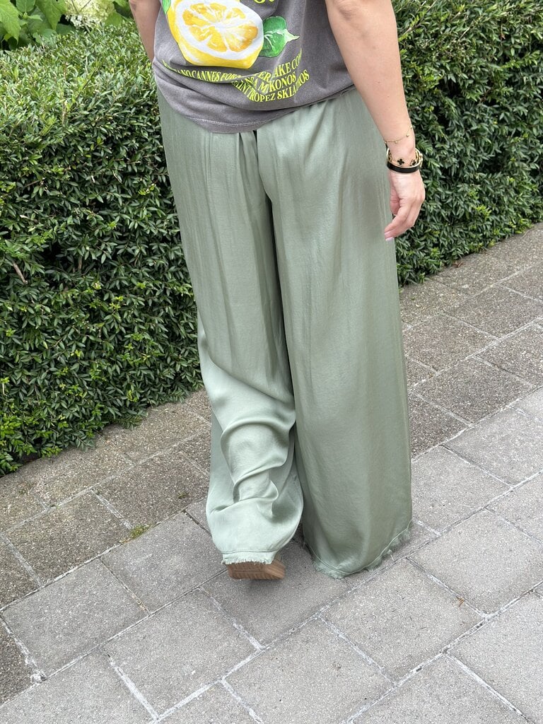 June pantaloon khaki