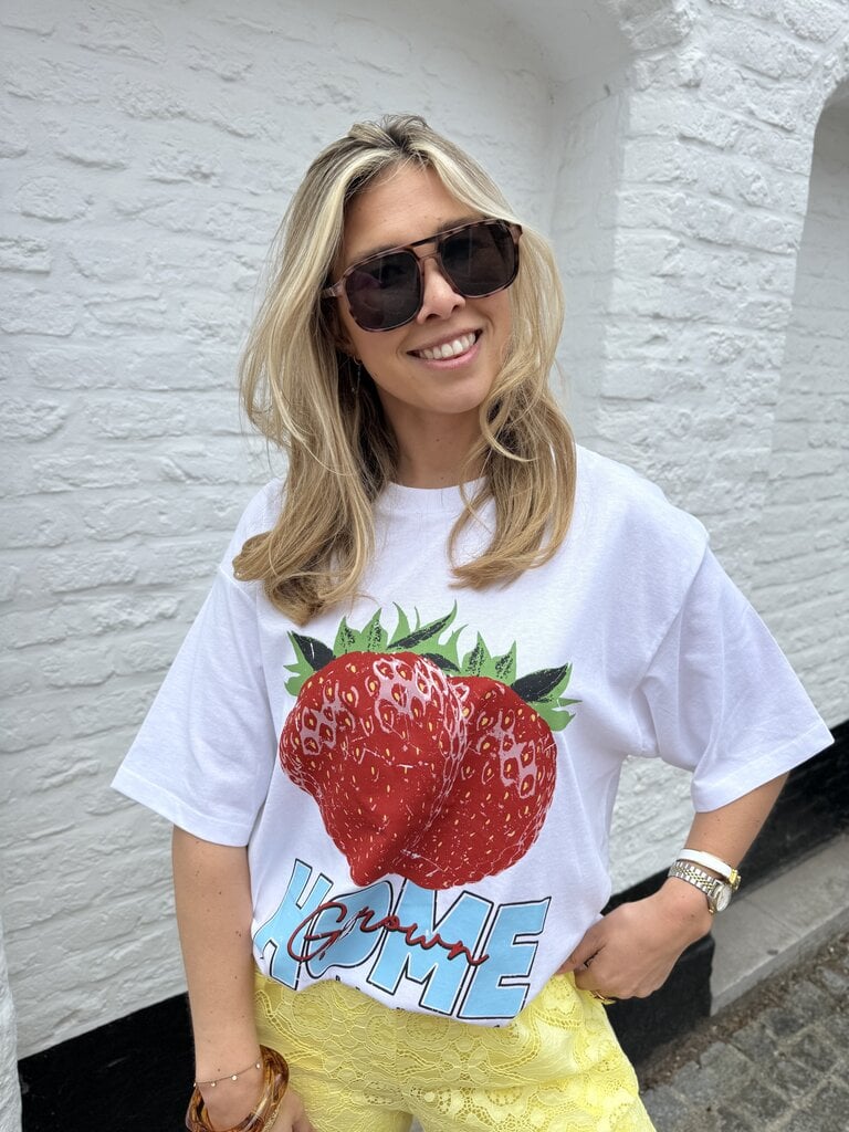 Millow strawberry tee