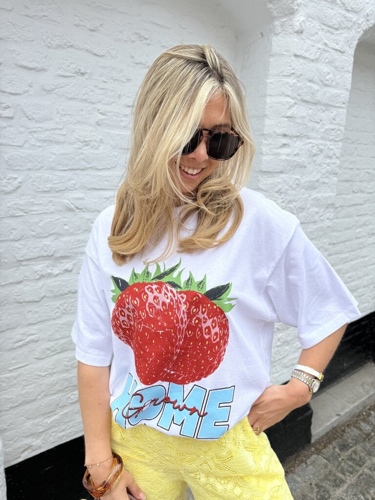 Millow strawberry tee