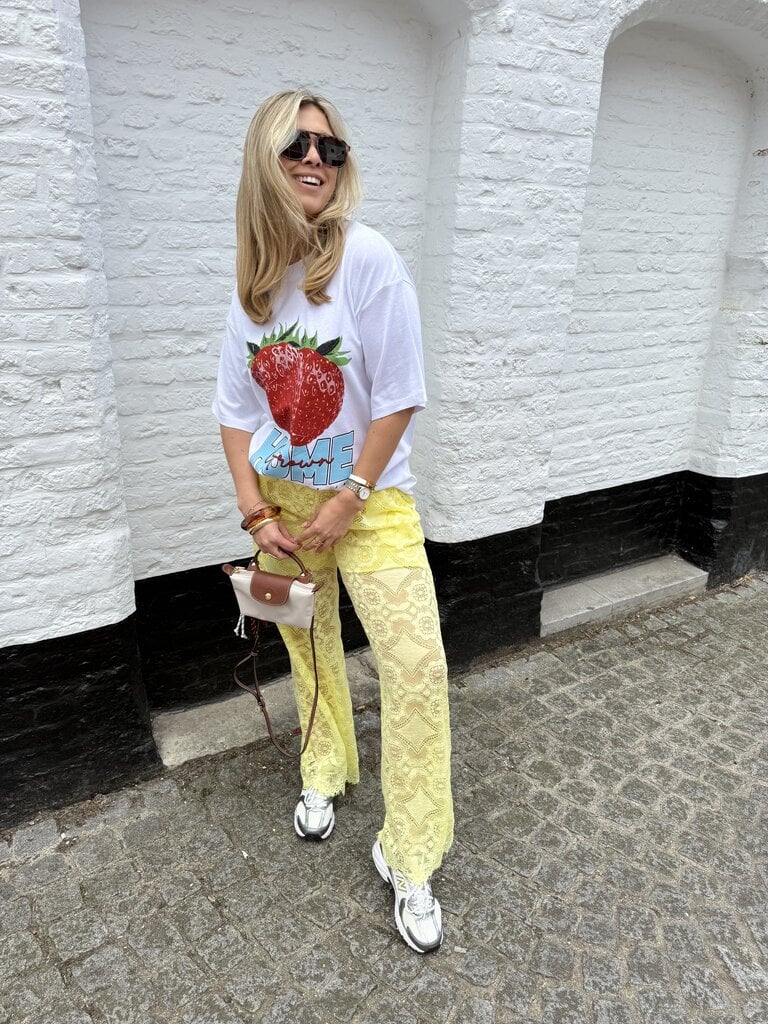 Millow strawberry tee