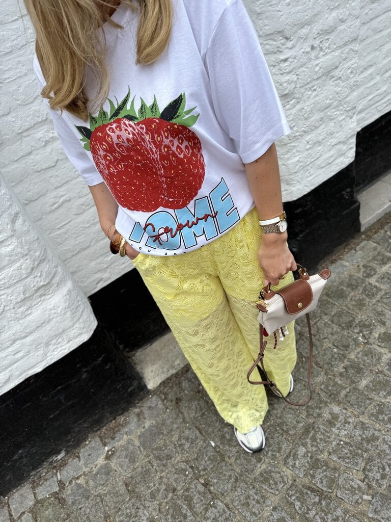 Millow strawberry tee