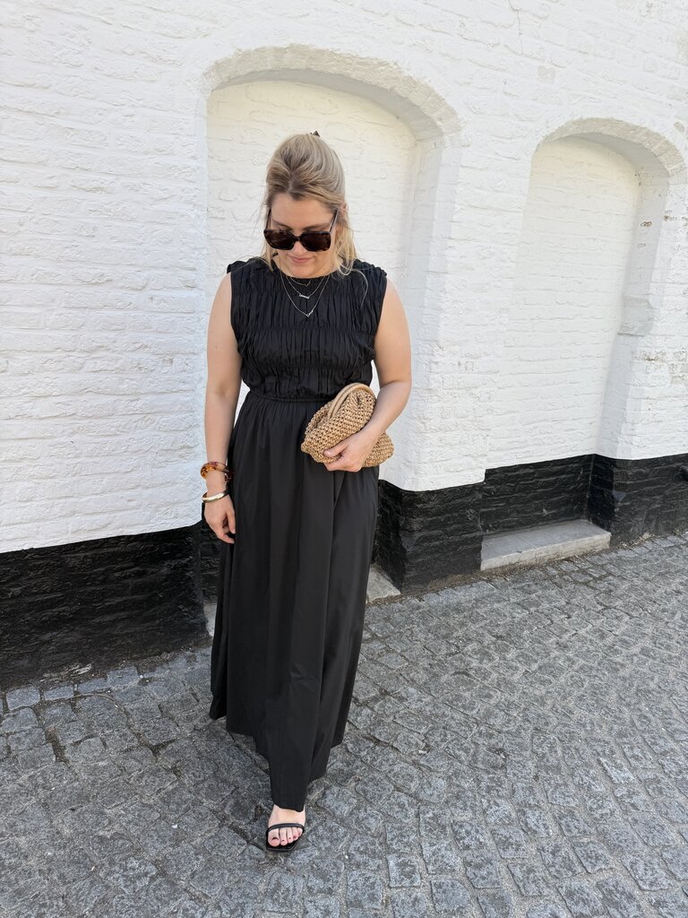 Nomi dress black