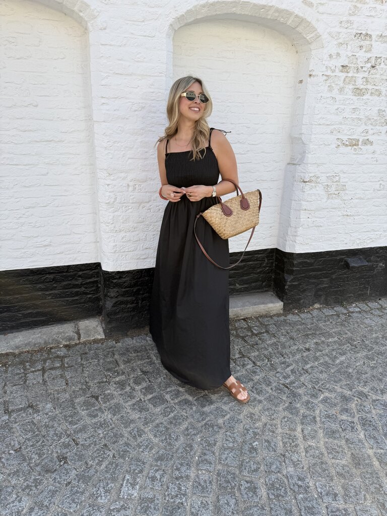 Nola dress black