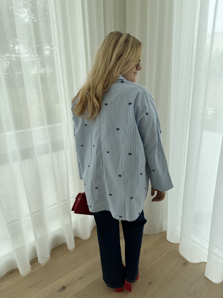 Zeidi bow blouse blue