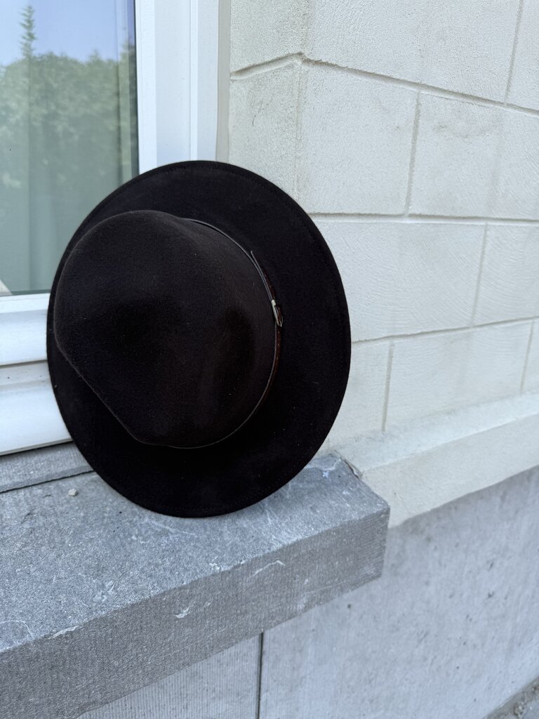 Livia hat brown