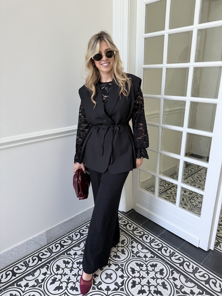 Lacey top black