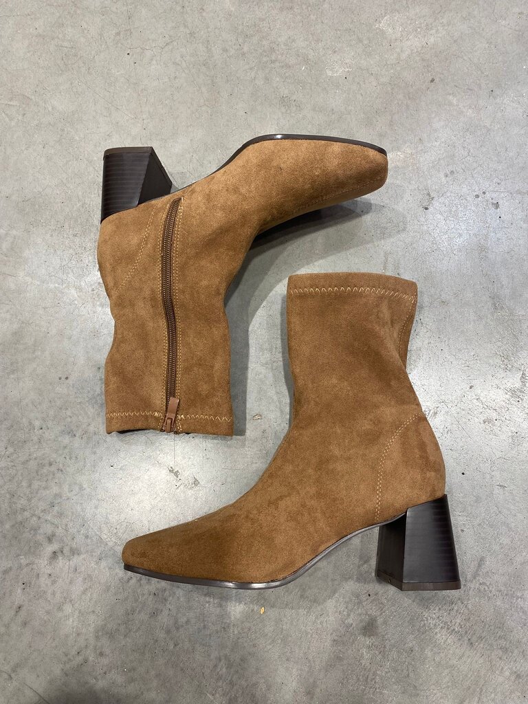 Gizelle boots camel