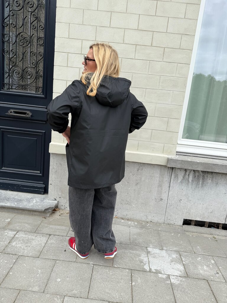 Mulan raincoat black