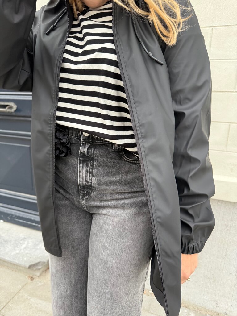 Mulan raincoat black