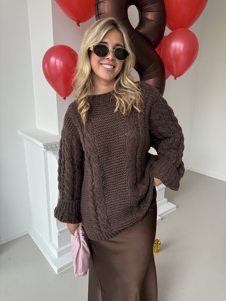 Nora oversized knit brown