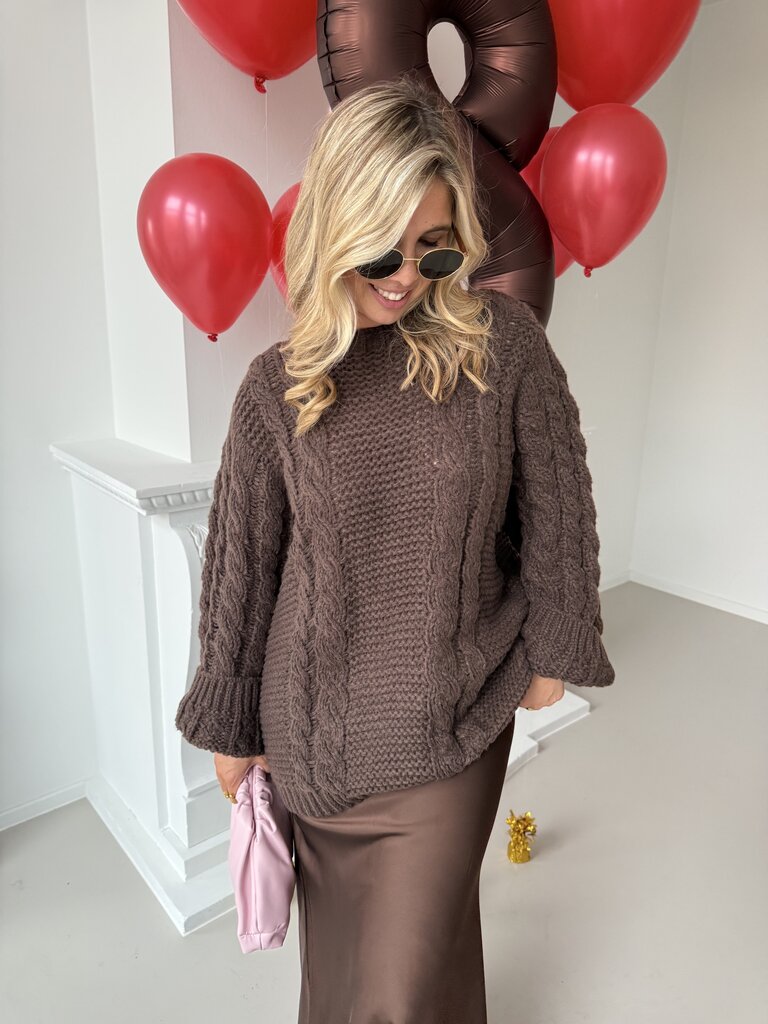 Nora oversized knit brown