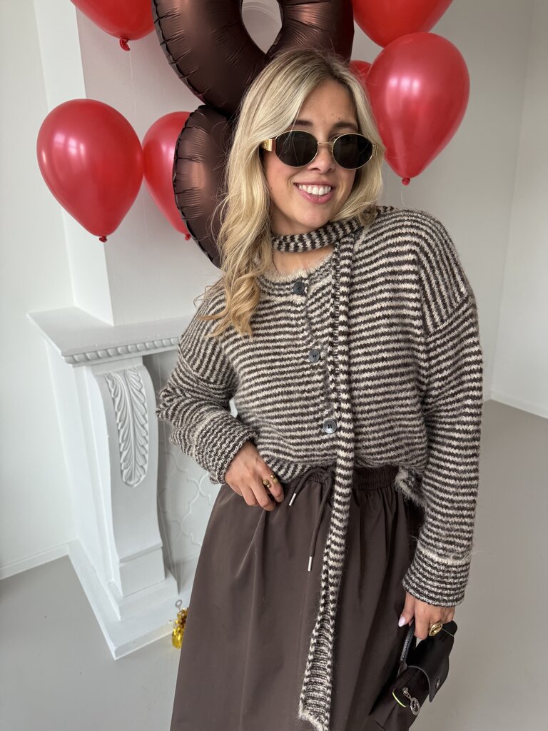 Allison knit brown