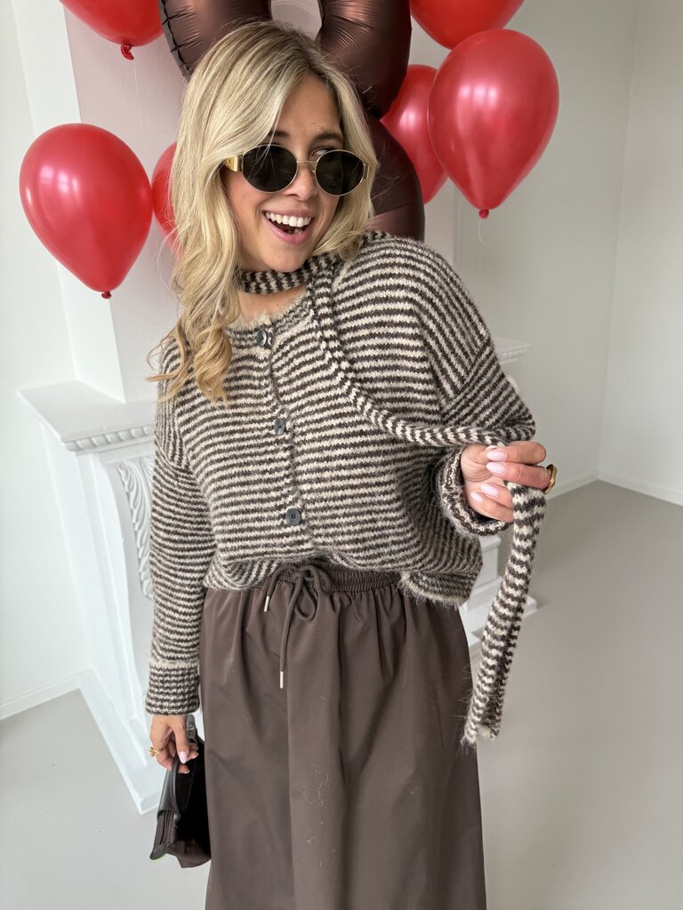Allison knit brown