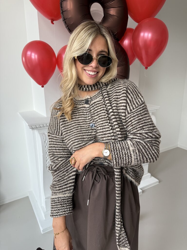 Allison knit brown
