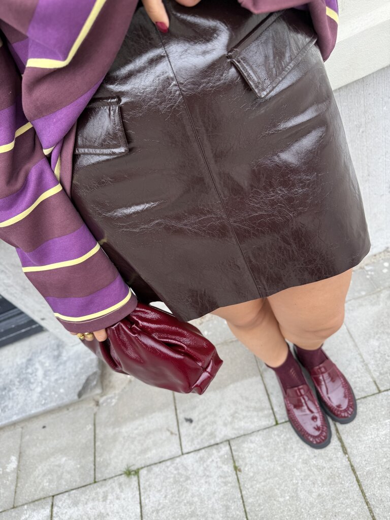 Sika faux leather skirt wine