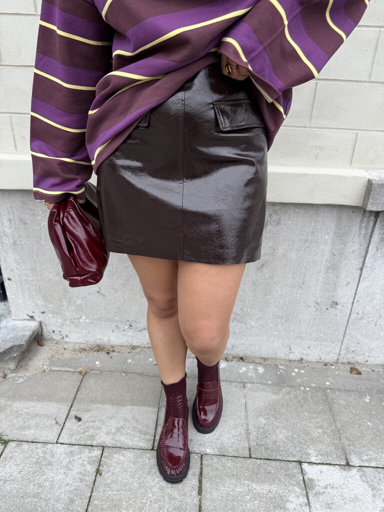 Sika faux leather skirt wine