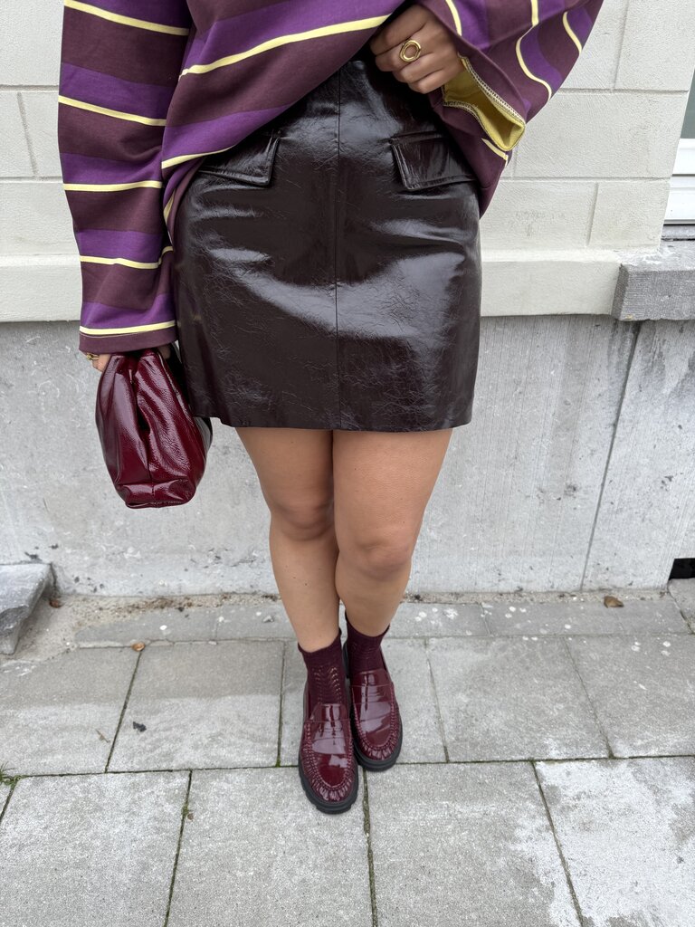 Sika faux leather skirt wine