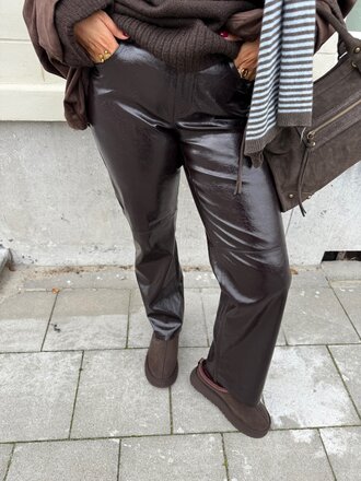 Cosmo straight pants black bean