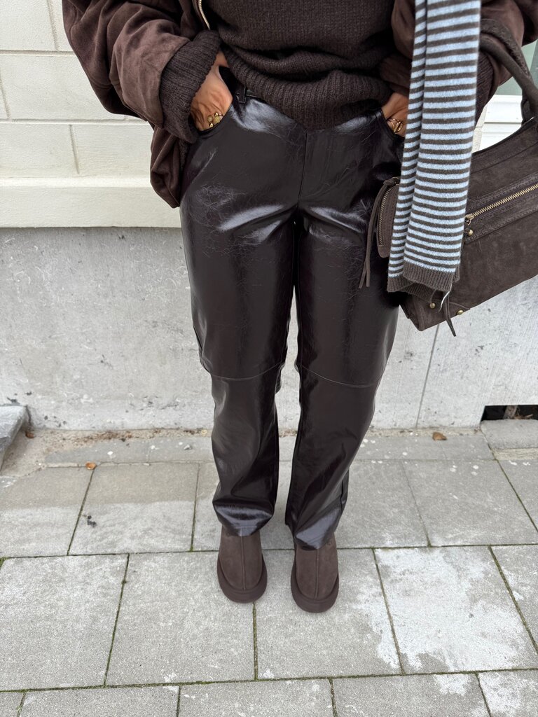 Cosmo straight pants black bean