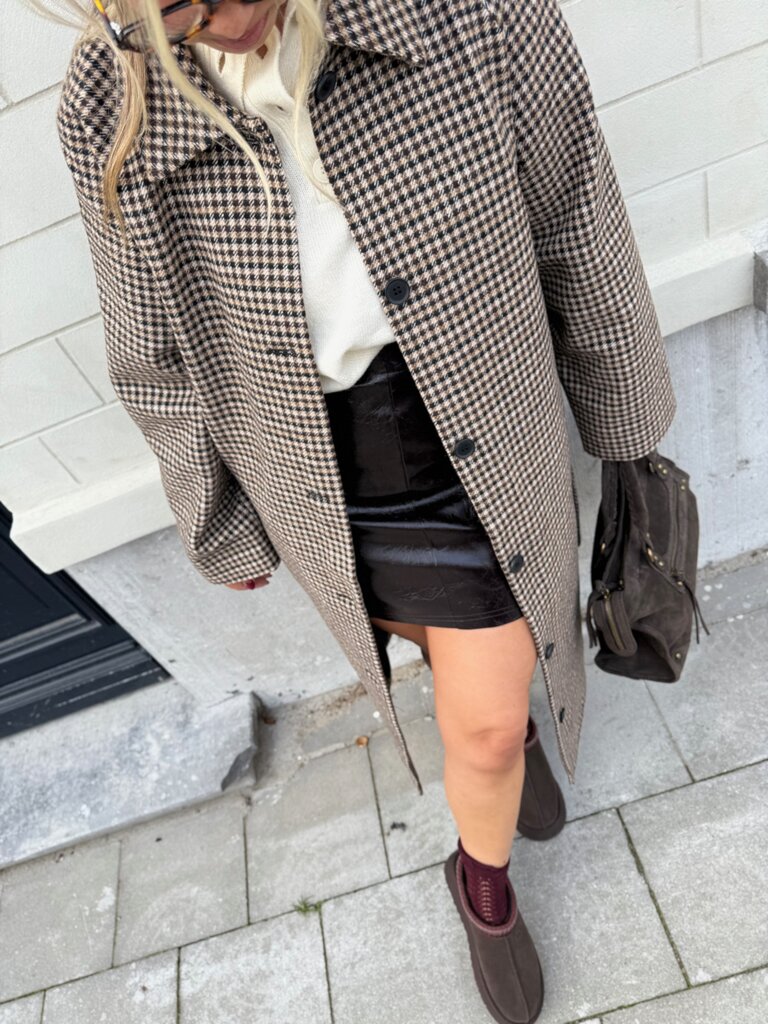 Cosmo skirt black bean