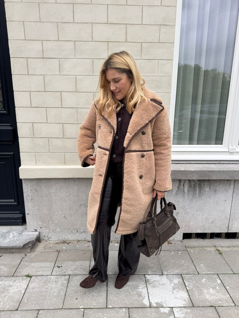 Cacey fluffy jacket camel