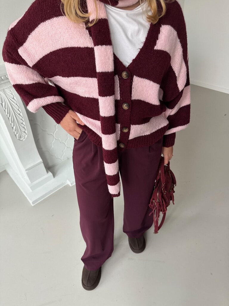 Louise knit with scarf burgundy/pink