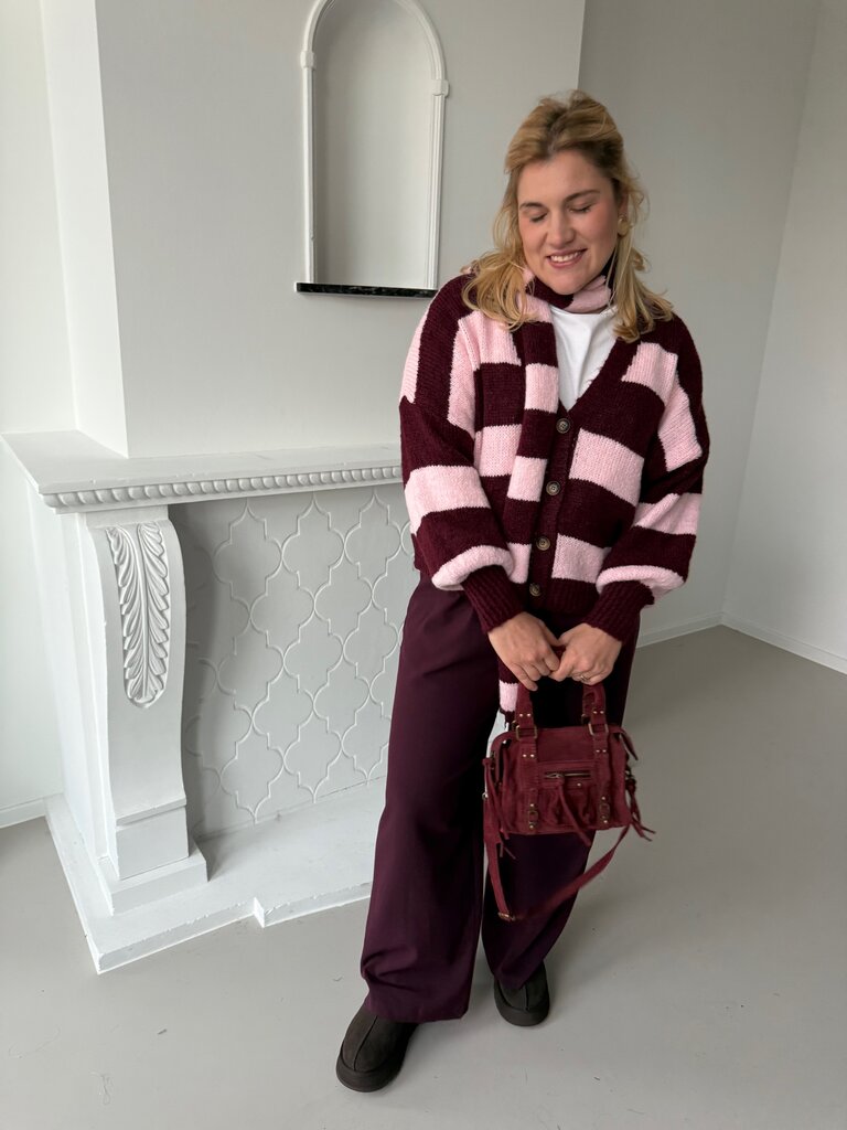 Louise knit with scarf burgundy/pink