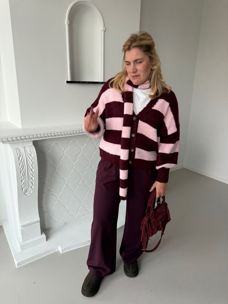 Louise knit with scarf burgundy/pink