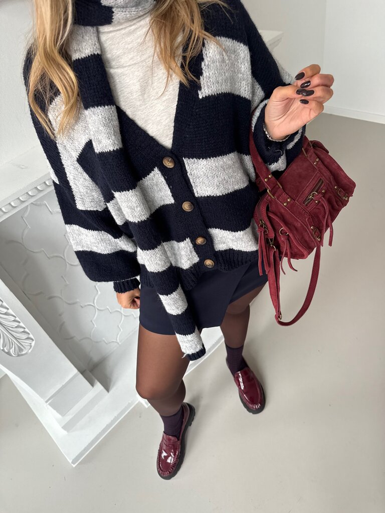 Louise knit with scarf blue/grey