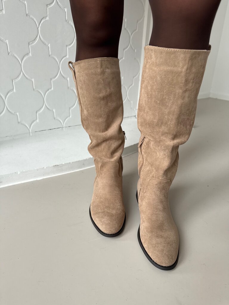 Axie boots beige