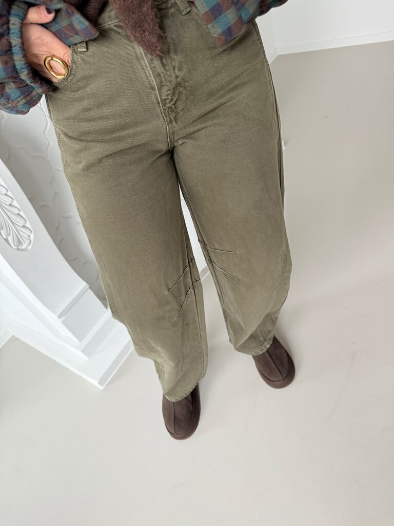 Tess barrel  jeans khaki