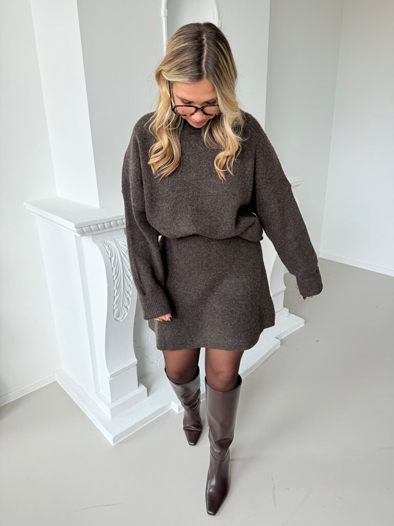 Jozefien ensemble Brown